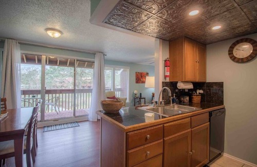 Diamondhead Condo | Tree Top Condo- Resort Style.CLEAN, Quiet, Pools, Beaches, Golf