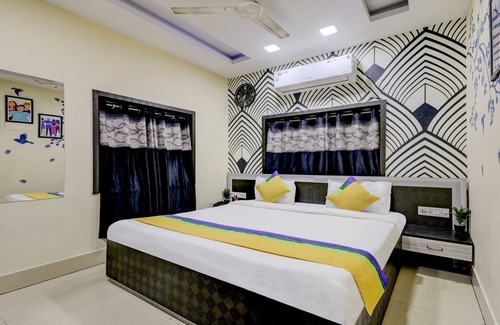 Kolkata Hotel | Treebo Dreamland Guest House