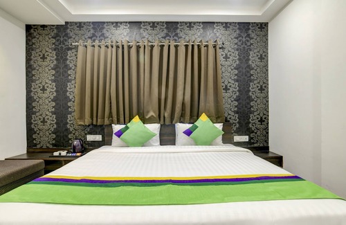 Indore Hotel | Treebo Grand Euro Pipliyahana Square