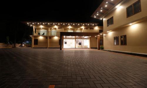 Nedumbassery Hotel | Treebo Grand Vistara Airport Suites