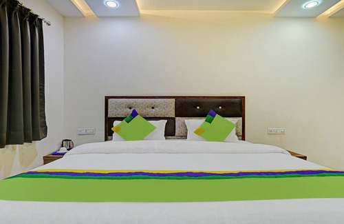 Indore House | Treebo Jayshree Palace C21 Business Park