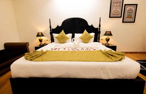 Patia Hotel | Treebo Moon Waalk, Patia