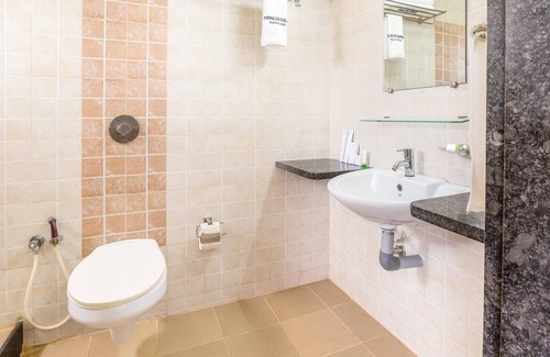 Adyar Hotel | Treebo Pappilon Palace - PVS Circle