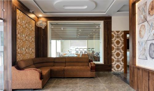 Pushkar Hotel | Treebo Premium Royal Amar With Mountain View and Swimming Pool
