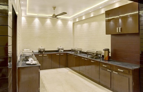Kolkata Hotel | Treebo Premium The Crystal, Chinar Park