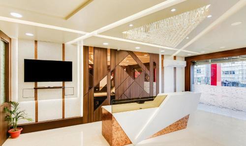 Auli Hotel | Treebo Resto- Near Lucknow Railway Station
