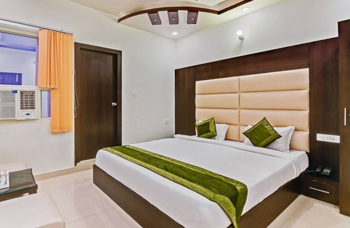 Auli Hotel | Treebo Resto- Near Lucknow Railway Station