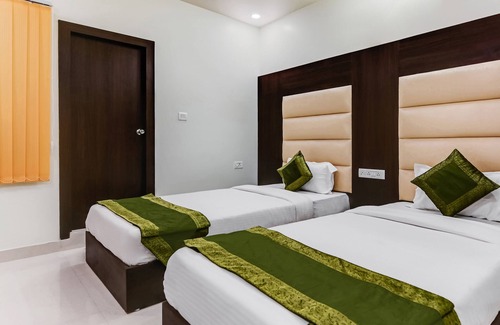 Auli Hotel | Treebo Resto- Near Lucknow Railway Station