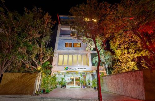 Indore Hotel | Treebo Royal Empire Indore