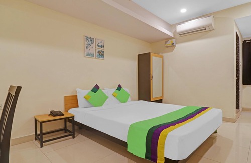 Hyderabad House | Treebo Tee
