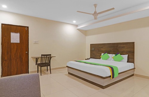 Hyderabad House | Treebo Tee