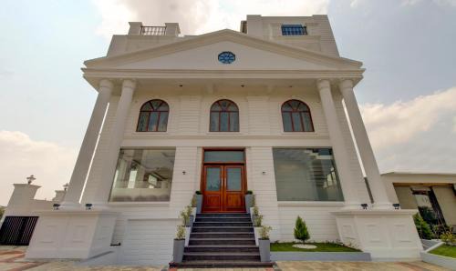 Chikkamagaluru Hotel | Treebo The Meridian