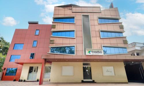 Nedumbassery Hotel | Treebo Thoduvas Star Plaza Cochin Airport