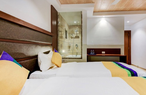 Navi Mumbai Hotel | Treebo Trip Aarush Inn