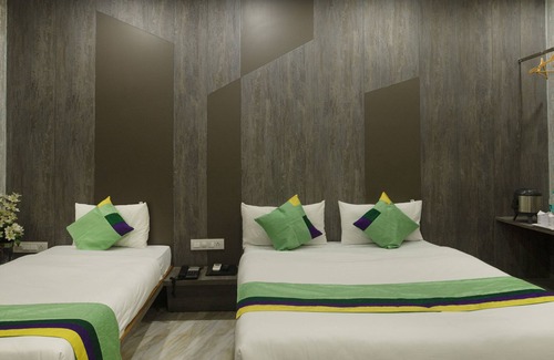 Surat Hotel | Treebo Urban, 1 Km From Railway Station