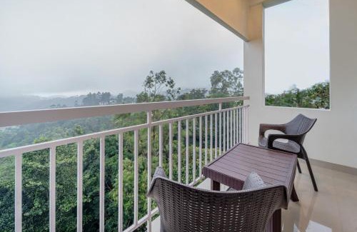Nullatanni Hotel | Treebo Windsong Resort Munnar, Tea Plantation View