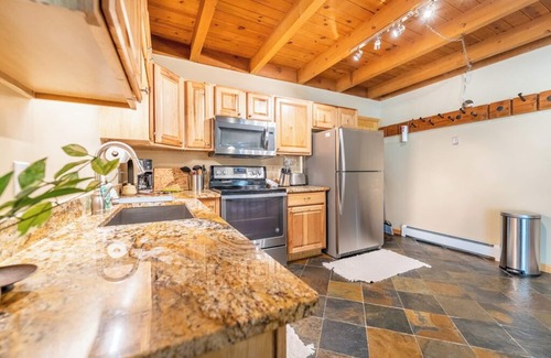 Wildernest Apartment | Treehouse #107, Building G by Summit County Mountain Retreats