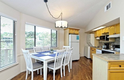 Lakeway House | Treehouse Bungalow - Shared Community Pool/Hot Tub #12