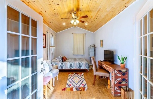 East MLK House | Treehouse Casita | East Austin Private Oasis