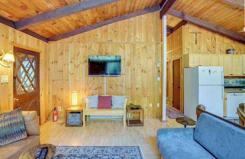 West Dover Cabin | Treehouse Chalet Near Mt. Snow w/On-Site Trails!