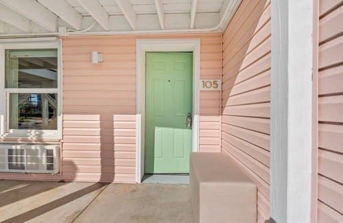 Windy Hill Apartment | TreeHouse Lodge*Walk to Beach*Pet-Friendly (#105)