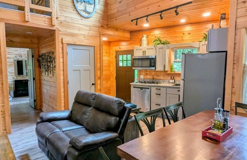 Hancock Cabin | Treehouse near Bar Harbor. Luxurious and private!