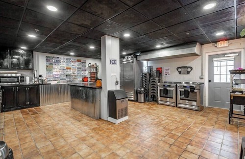 Rock Spring Apartment | Treehouse & Theater Arcade at Rock Spring Resort