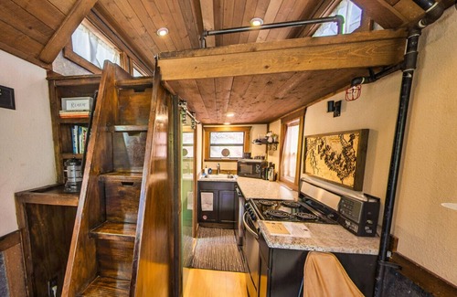 Sedona House | Treehouse Vibes + Canyon Views + Private Hot Tub