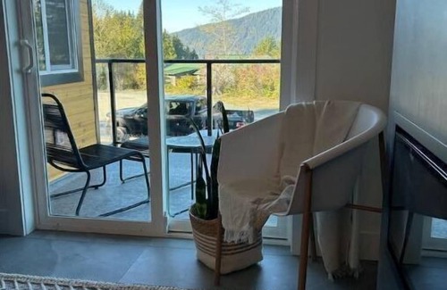 Port Renfrew House | Treetop Hideaway - Ocean view