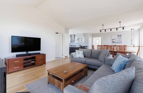 Tootgarook House | Treetop Tides Scenic Tootgarook Coastal Getaway