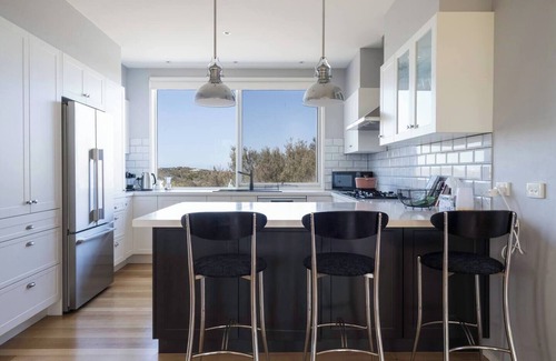 Tootgarook House | Treetop Tides Scenic Tootgarook Coastal Getaway