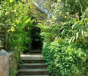 Looe House | Tregarthen Cottage - tranquil totally self-contained room near Looe with EV point