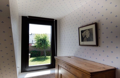 Tregastel House | tregastel house ideally located (100 m from the beach, 300 m from shops)