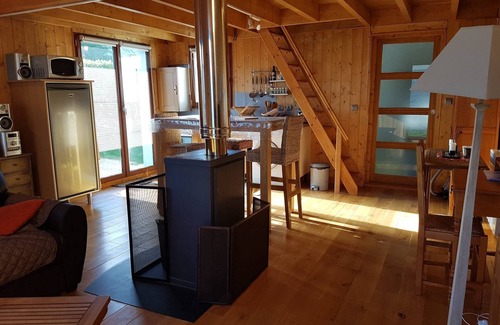 Tregastel House | Trégastel wooden house on the pink granite coast 300m from the seafront, wifi.