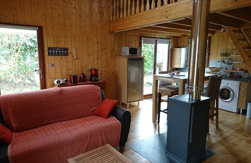 Tregastel House | Trégastel wooden house on the pink granite coast 300m from the seafront, wifi.