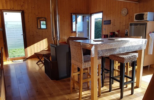 Tregastel House | Trégastel wooden house on the pink granite coast 300m from the seafront, wifi.