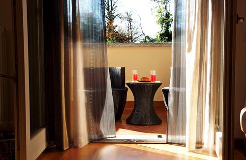 Tremezzo Apartment | Tremezzo residence apartment no 7 with pool and spa by Italian Apartments