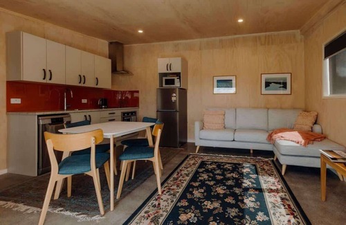 Rewa House | Tremorne Stay - the ultimate cosy couple cottage