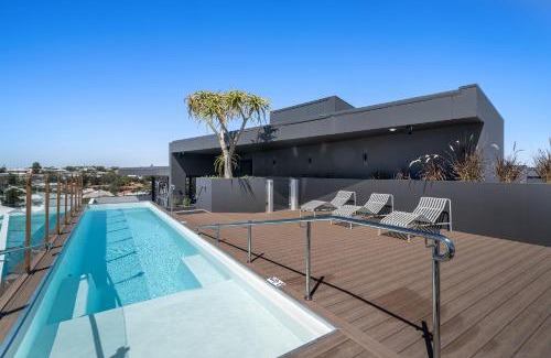 North Fremantle Apartment | Trendy 1-Bed Retreat in Fremantle with Rooftop