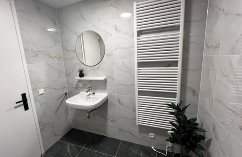 Goirle Apartment | Trendy apartment with fast WiFi, parking, and contemporary décor near Goirle's center. Sleeps four.