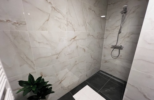 Goirle Apartment | Trendy apartment with fast WiFi, parking, and contemporary décor near Goirle's center. Sleeps four.
