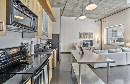 The Gulch Condo | Trendy & Central Gulch Condo!
