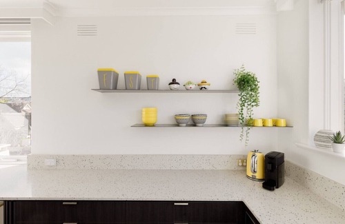 Elwood Condo | Trendy Elwood Apartment