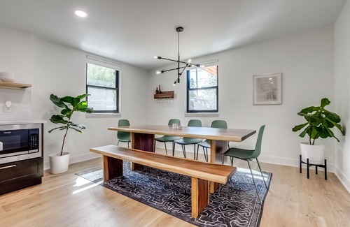 Kipling House | Trendy Mid-Mod House 15 min to Denver and 10 min to Golden w/Fire Pit