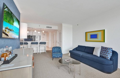 Mid Beach Apartment | Tresor Ocean One Bedroom Suite in Fontainebleau