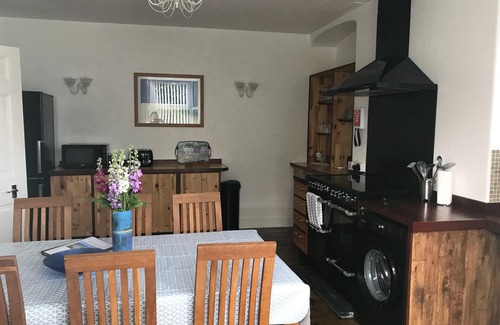 Wadebridge House | Trevanson Large 3 Bedroom Character House