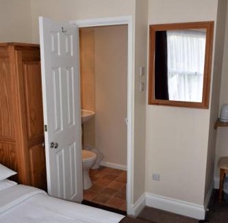 Newquay City Centre Bed & Breakfast | Trevellis Bed and Breakfast