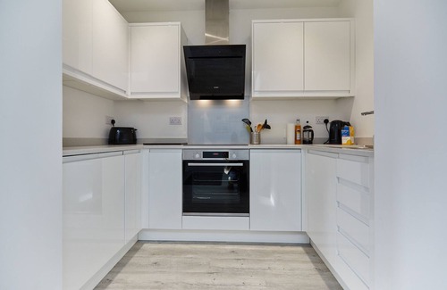 Trevone Apartment | Trevone, Padstow-Modern Apartment minutes from sandy beach and SW coast path