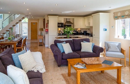 St Austell Cottage | Trewhiddle Villa 8 - a trewhiddle that sleeps 6 guests in 3 bedrooms