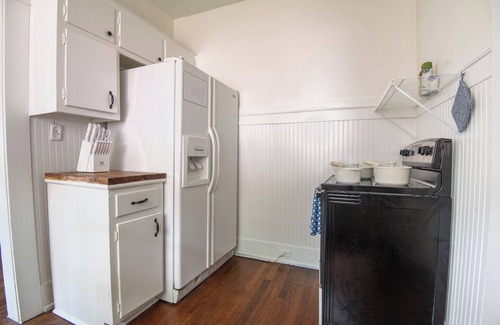 Five Points South Apartment | Tri-City Traditions – Groups/WiFi/Downtown